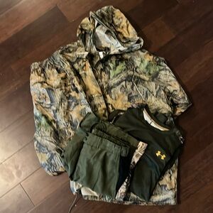 Under Armour Camo and Olive Green Men's Set